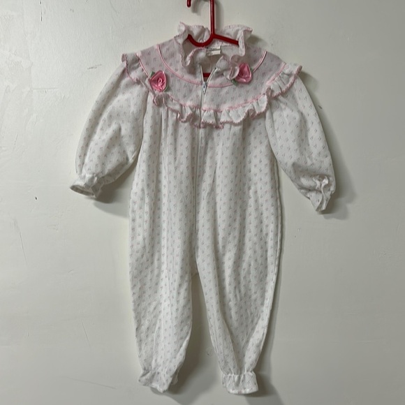 White and Pink Pajamas with Ruffled Collar vintage 80 - Picture 1 of 2